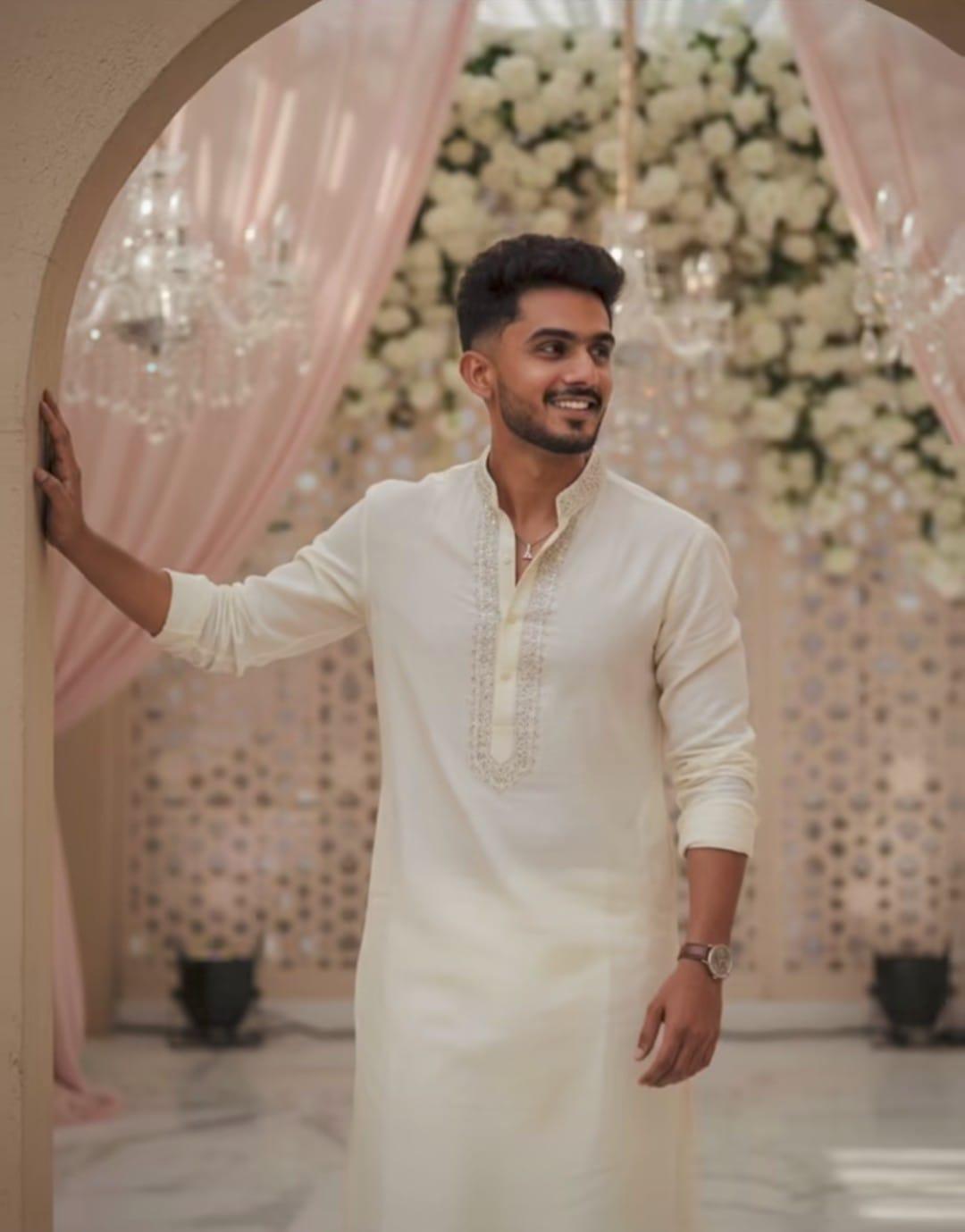 The Warm Smile in Ivory